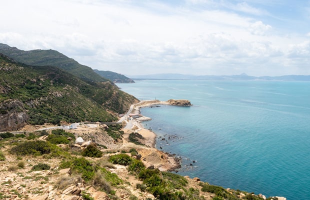 Korbous au Cap Bon: La ville, construite à flanc d’une montagne